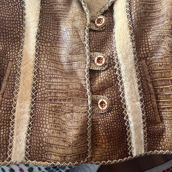 Brand new shearling fur coat! - Picture 5 of 8